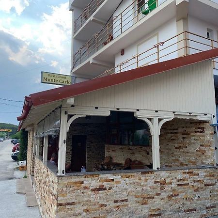 Hotel Monte Carlo Pitesti Luaran gambar