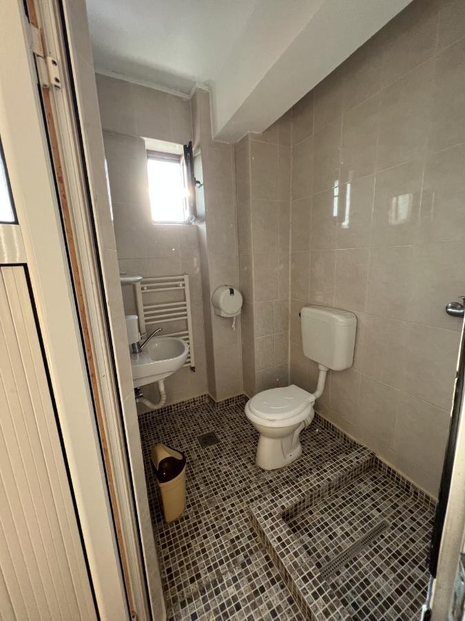 Hotel Monte Carlo Pitesti Luaran gambar