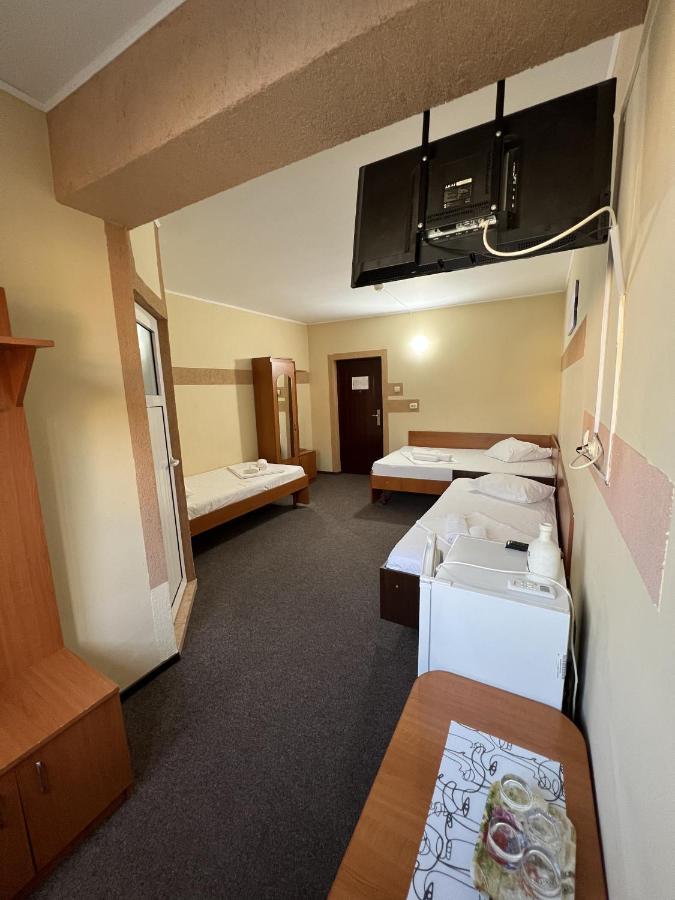 Hotel Monte Carlo Pitesti Luaran gambar