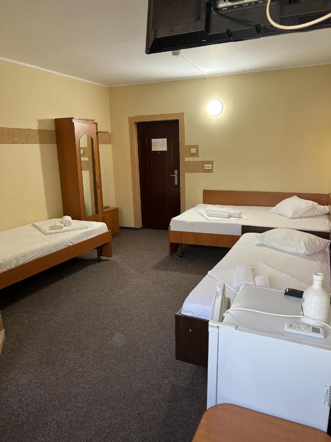 Hotel Monte Carlo Pitesti Luaran gambar