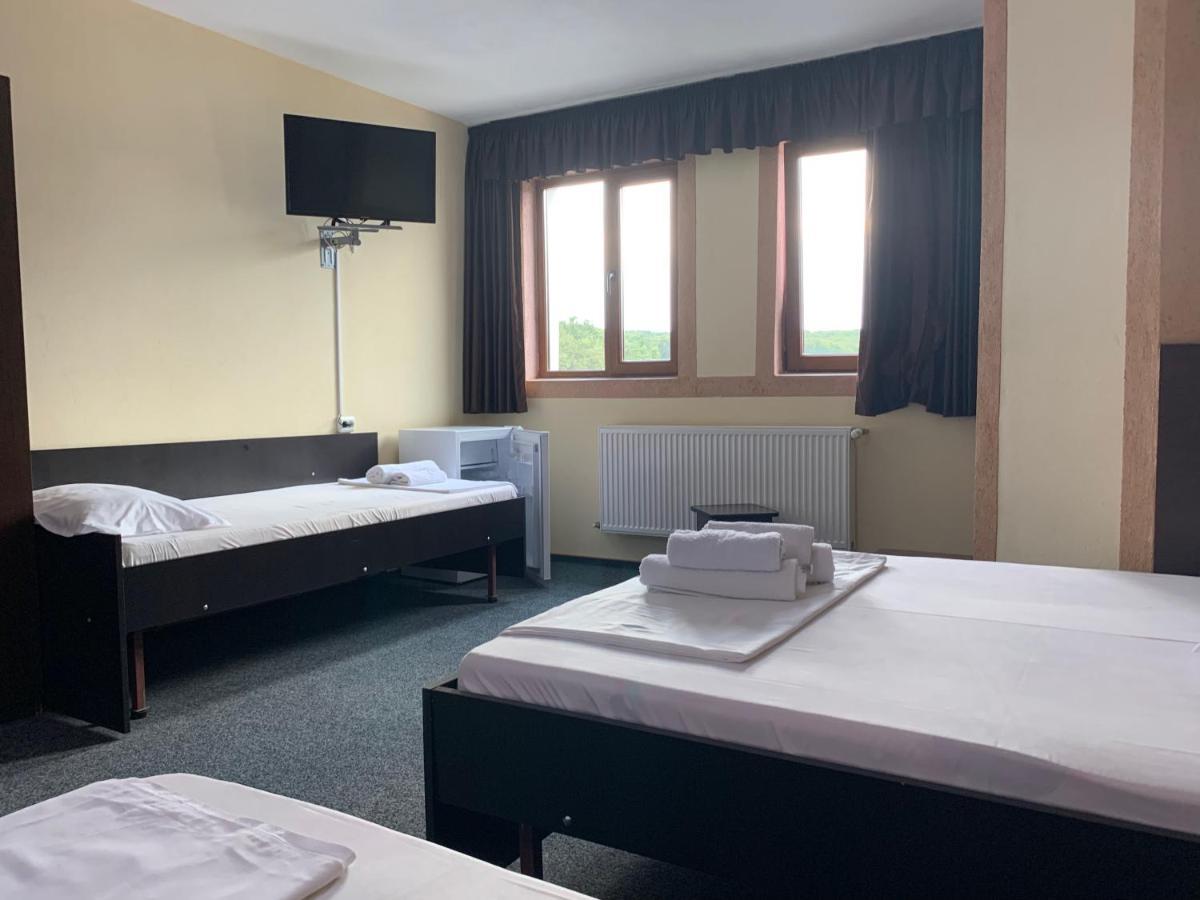 Hotel Monte Carlo Pitesti Luaran gambar