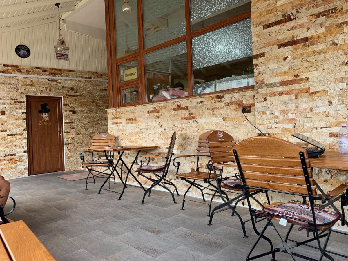Hotel Monte Carlo Pitesti Luaran gambar